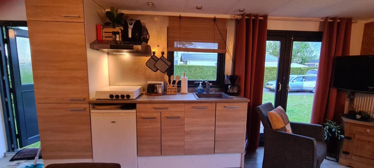 Gezellige Chalet Met Grote Privetuin. Dronrijp Kültér fotó