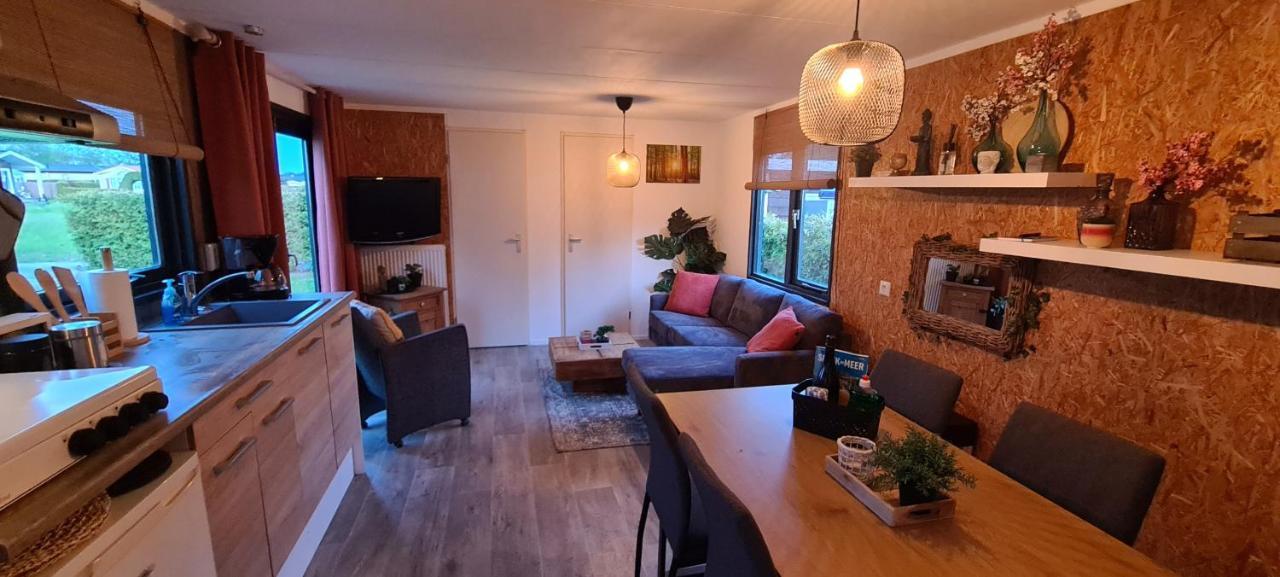 Gezellige Chalet Met Grote Privetuin. Dronrijp Kültér fotó